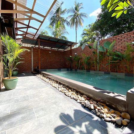 Villa Kutum'S Wooden House - Private Pool, Breakfast & Cafe Langkawi Exterior foto