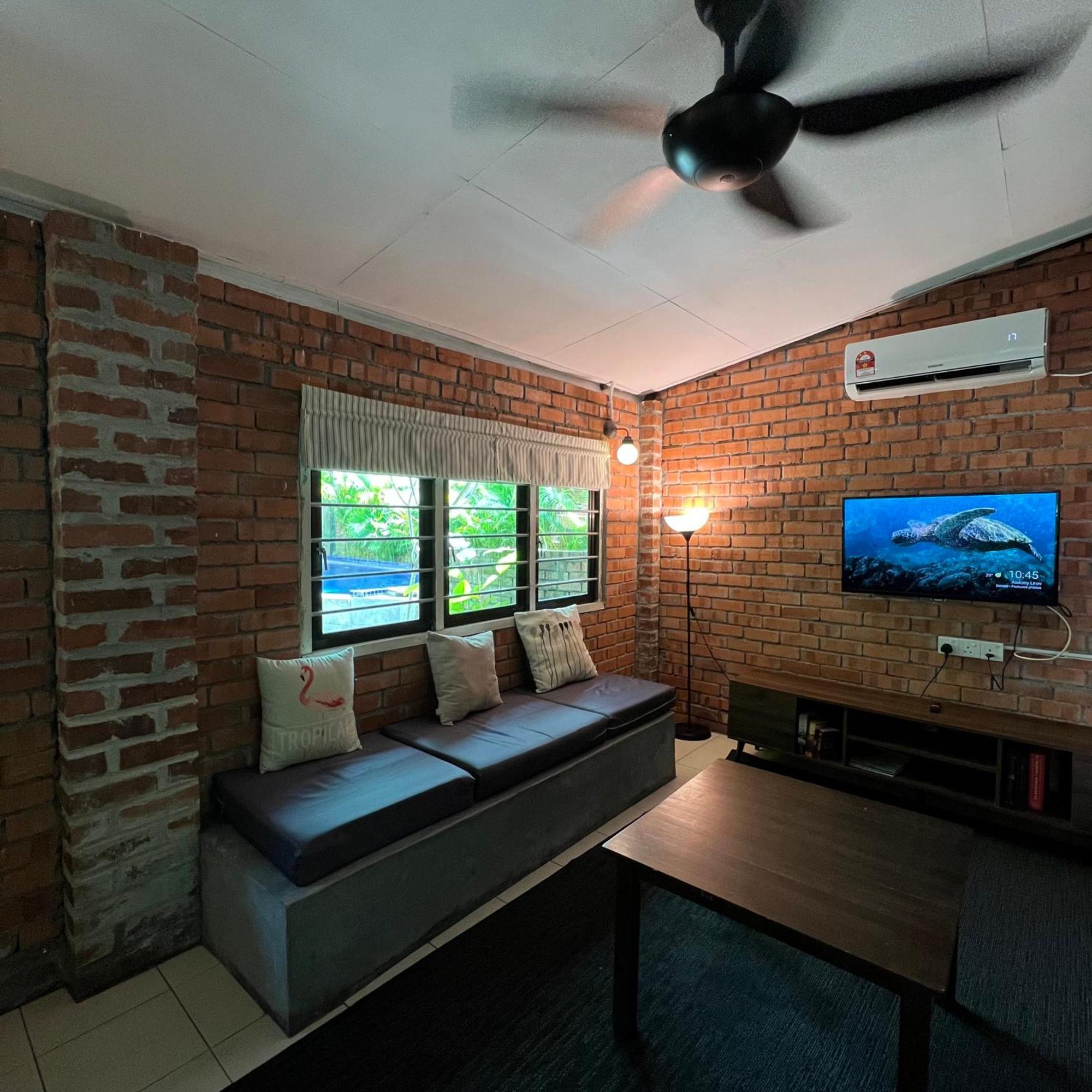 Villa Kutum'S Wooden House - Private Pool, Breakfast & Cafe Langkawi Exterior foto